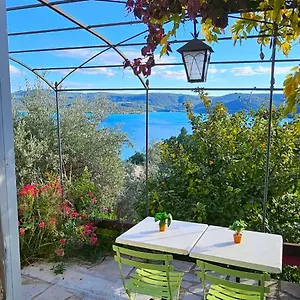Appartement Avec Terrasse Et Jolie Vue Sur Le, Sainte-Croix-de-Verdon